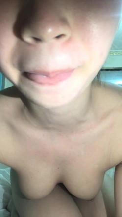 新鲜出炉，【健身教练真的很深】，难得一见的极致好身材，送你一朵绽放的小菊花，黑丝美穴，露脸，紧致坚挺的小白兔诱惑你 截图5