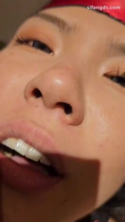 顶级淫妻博主，【曼曼奇】老婆露脸，露出，调教，多P，酒店深夜露出，马路景区，玩得超刺激 截图11