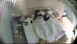 上帝视角 这么漂亮的女人 男人让她含了半个小时屌才开操 长腿黑丝怎么都玩不够 内射更是好享受 截图12
