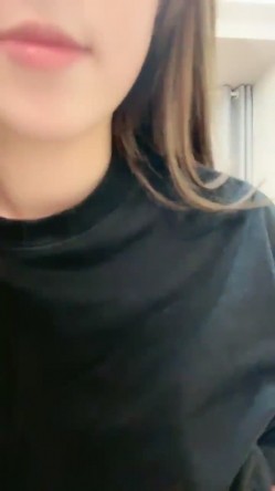 G奶校花~20小时~【小初恋】，清纯指数极高，年龄看着不大这对大奶子真是惊人 截图15