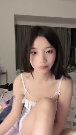 四川小美女，明星级别【小米粥粥】忧郁的眼神，让大哥们着迷，一晚上礼物乱飞牛逼了 截图11