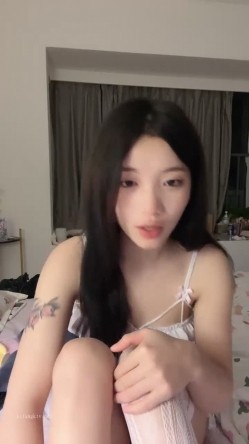 四川小美女，明星级别【小米粥粥】忧郁的眼神，让大哥们着迷，一晚上礼物乱飞牛逼了 截图12