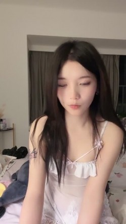 四川小美女，明星级别【小米粥粥】忧郁的眼神，让大哥们着迷，一晚上礼物乱飞牛逼了 截图13