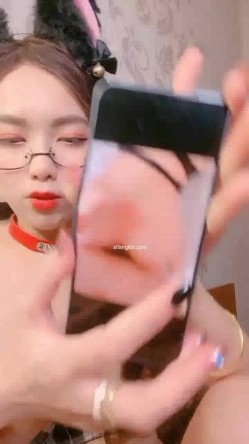 美乳蜜桃臀~无套约啪~白浆滚滚流~~！极品大胸，和男友啪啪无套内射，骚逼太给力~！ 截图5