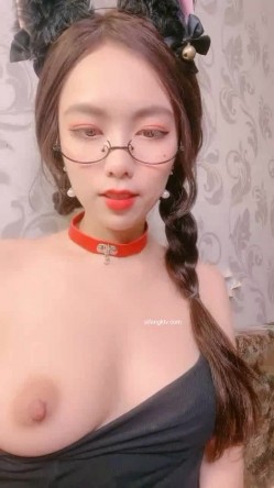 美乳蜜桃臀~无套约啪~白浆滚滚流~~！极品大胸，和男友啪啪无套内射，骚逼太给力~！ 截图6