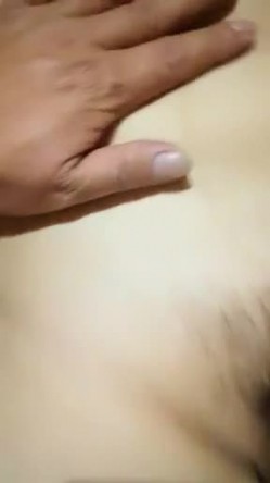 肥臀大奶的中年阿姨到酒店开房被操 吃完鸡巴迫不及待的往自己的黑骚逼里面放 截图4