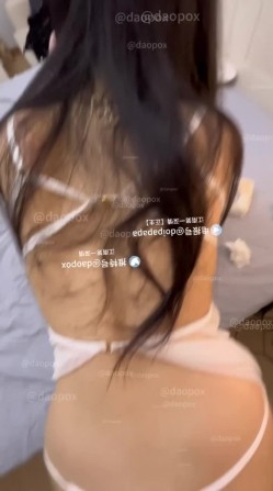 萝莉杀手『江南第一深情』公司文秘 吃完饭之后主动提出想开房 里面透明吊带 奶子圆润 床上表现很疯狂 叫声好甜 截图9
