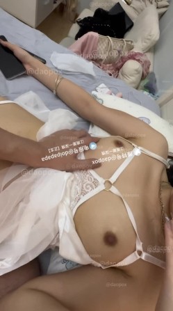 萝莉杀手『江南第一深情』公司文秘 吃完饭之后主动提出想开房 里面透明吊带 奶子圆润 床上表现很疯狂 叫声好甜 截图12