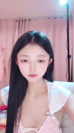 甜美校花【小奈美美】顶级裸舞~上帝视角~掰穴道具~爽 截图1
