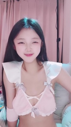 甜美校花【小奈美美】顶级裸舞~上帝视角~掰穴道具~爽 截图7