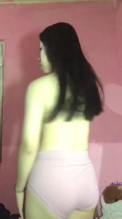 冒充艺校老师忽悠舞蹈班的女生 脱光光看看身材怎么样 截图14