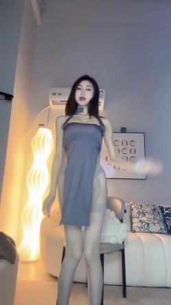 极品少妇【筱玉】颜值顶，身材赞，丝足佬大爱，掰逼展示，道具自慰高潮，飞机绝逼包射 截图2