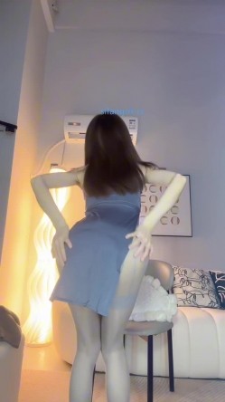 极品少妇【筱玉】颜值顶，身材赞，丝足佬大爱，掰逼展示，道具自慰高潮，飞机绝逼包射 截图8