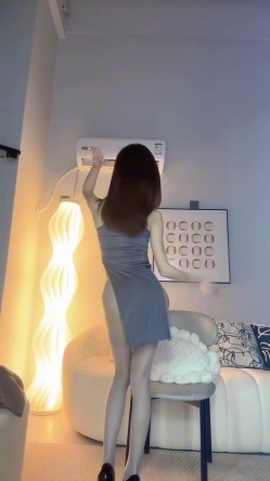 极品少妇【筱玉】颜值顶，身材赞，丝足佬大爱，掰逼展示，道具自慰高潮，飞机绝逼包射 截图13