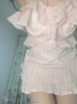 露脸才是王道！高颜长腿极品身材外围绿茶婊【琳琳子】福利~洗澡紫薇足交啪啪你的女神有钱人的母狗 截图7