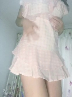 露脸才是王道！高颜长腿极品身材外围绿茶婊【琳琳子】福利~洗澡紫薇足交啪啪你的女神有钱人的母狗 截图8