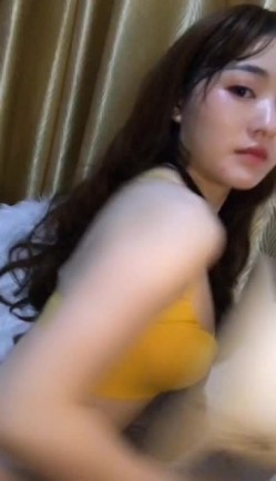 颜值不错新人妹子黄色内衣自慰秀 椅子上自摸逼逼呻吟娇喘逼逼刮毛了 很是诱惑不要错过 截图1