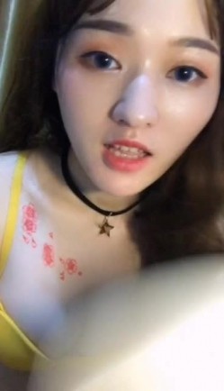 颜值不错新人妹子黄色内衣自慰秀 椅子上自摸逼逼呻吟娇喘逼逼刮毛了 很是诱惑不要错过 截图2