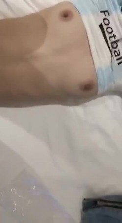 推特约炮博主【YuWangManShen 】高价SVIP群收费900，私拍模特学生妹 截图2