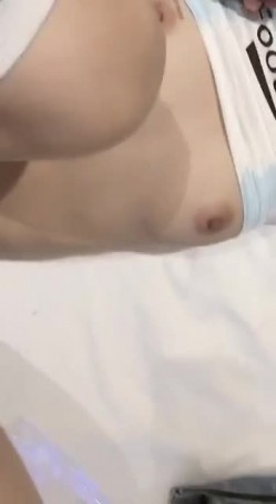 推特约炮博主【YuWangManShen 】高价SVIP群收费900，私拍模特学生妹 截图6