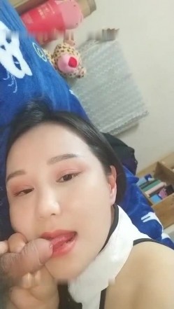 颜值不错美少妇居家夫妻啪啪 后入大力猛操洗澡换上情趣旗袍再来一炮 截图10