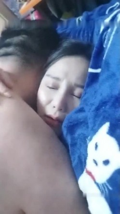 颜值不错美少妇居家夫妻啪啪 后入大力猛操洗澡换上情趣旗袍再来一炮 截图15