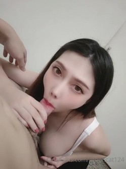 台湾天然美胸熟女人妻中出女王「Jixxielee」「骚猫儿」OF私拍 截图5