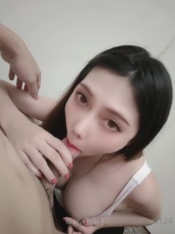 台湾天然美胸熟女人妻中出女王「Jixxielee」「骚猫儿」OF私拍 截图6