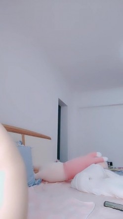 【权欲茶茶】车模身材，明星颜值，夹子音叫老公，道具潮喷，榨干你的精液 截图4