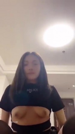 骚货老婆这什么表情一脸嫌弃吗 黑丝制服大长腿 看来还得继续好好调教这个肉便器 截图7