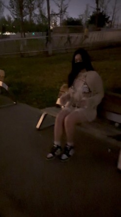 西萌工作室 微胖极品BBW小佳 夜晚公园路边露出 截图1