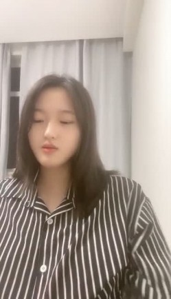 极品大奶美女，【大奶婉婉】，比碗还大的美乳，胸型一等一的好，跟男友无套内射，撸管必备佳品 截图3