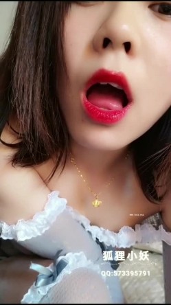 极品身材完美车模女神【狐狸小妖】大尺度私拍流出 罕见的完美露脸 还是个美女 蝴蝶美穴调情掰穴特写 高清720P原版 截图2
