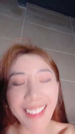 极品美腿性感尤物！跪地吃屌口活一流！主动骑乘位扶屌插入，扭腰摆臀爽翻，操完挂逼毛 截图12