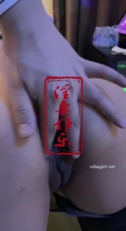 震撼流出，推特绿帽癖博主【淫妻作乐】私拍，找到相同癖好兄弟玩换妻游戏，大奶老婆送野男人肏无套开干 截图1