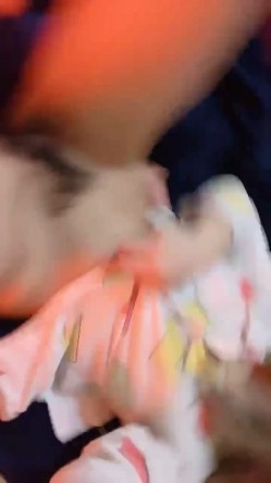 18岁大学生~【爱水的金鱼】赚点零花钱~深夜收费~道具自慰秀~住在亲戚家，想做爱了！ 截图16