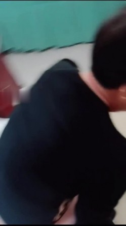 风韵犹存气质短发阿姨，大哥前去按摩店勾搭，蹲好几天了，加钱大干一场，确实有阿姨的味道，干起来回本了！ 截图10