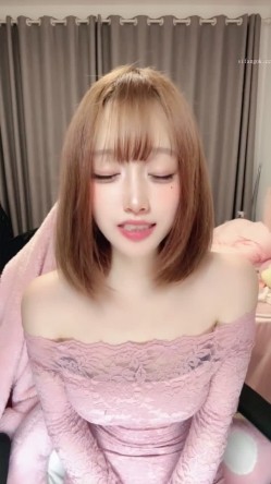 甜美短发校花女神【性感小兔】颜值高身材好尺度大的极品学生妹全裸热舞 一丝不挂雪白裸体和无毛粉穴让人血压飙升 截图7
