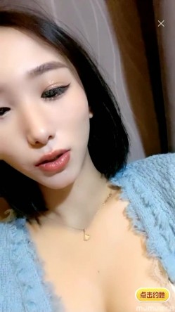 冉北北 短发气质美女 ️在线撩骚调情，厚厚的武装在狼友的强烈要求下扒拉扒拉全给脱光啦 ️人美奶子美！真是太诱惑啦！！ 截图1