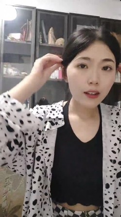 【七七爱吃饭】，湖南妹子，高颜值清纯9分，极品美乳，阴毛长，阴唇粉，让人心动的初恋女神 截图7