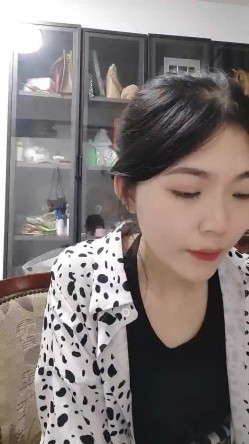 【七七爱吃饭】，湖南妹子，高颜值清纯9分，极品美乳，阴毛长，阴唇粉，让人心动的初恋女神 截图8