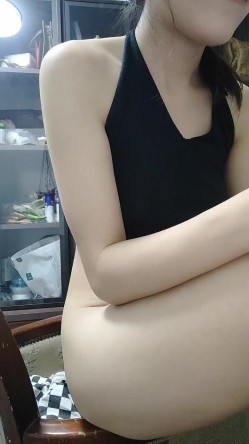 【七七爱吃饭】，湖南妹子，高颜值清纯9分，极品美乳，阴毛长，阴唇粉，让人心动的初恋女神 截图16