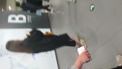 魔手 外购流出《撩裙、露毛、靓妹美少妇》高颜值丁字裤靓妹 丁字裤长毛毛美女 截图3