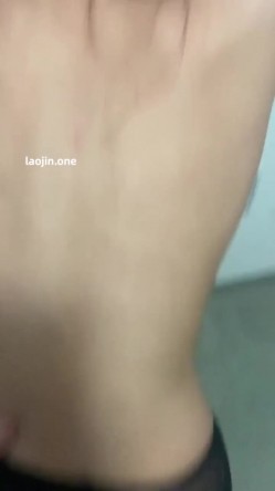 约炮大神，【CK8】付费福利，分享超极品丝袜女友，完美露脸，白虎粉穴，还会喷水，黑丝诱惑 截图8
