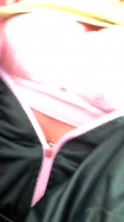 情侣自拍泄密流出~学妹女友~多汁多毛~骚浪无比~马上放假啦~约我和她狠狠干一炮~来不及脱衣服裤子，扒开一般狠狠就啪啪啪！ 截图10