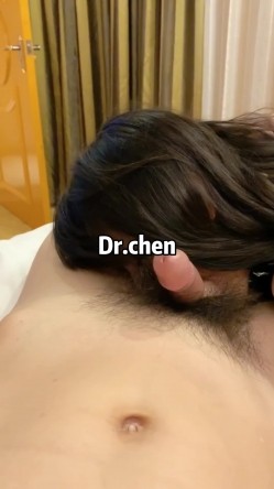 顶级老牌泡良大神「DR.CHEN」「GWQH」付费资源 专约女网黄包括阿朱，调教女大舔脚肛交毒龙喝尿三小时 截图10