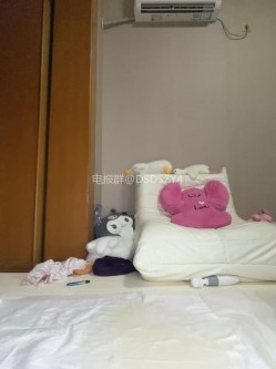 ️极品眼镜骚货【Nami-OP】黑丝肥臀眼睛骚货道具自慰喷水非常骚浪 截图1
