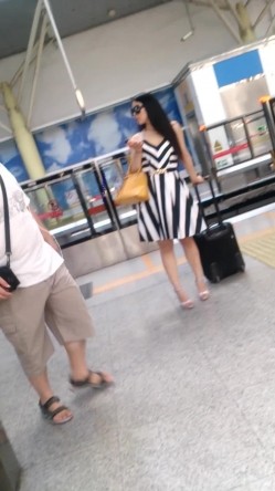 大师系列 商场地铁贴身CD 居然还有妹子无内上街 截图5