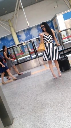 大师系列 商场地铁贴身CD 居然还有妹子无内上街 截图6