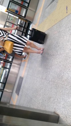 大师系列 商场地铁贴身CD 居然还有妹子无内上街 截图14